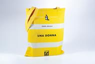 Borsa Shopper di tela Feltrinelli. Una donna