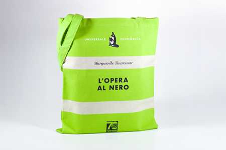 Idee regalo Borsa Shopper di tela Feltrinelli. L'opera al nero Feltrinelli